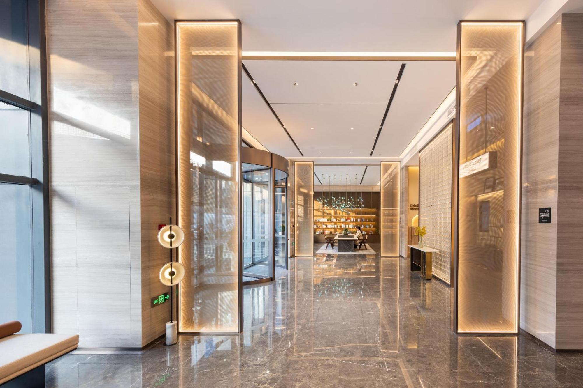 Atour Hotel Wuhan Chuhe Han Street Hongshan Plaza Exterior foto